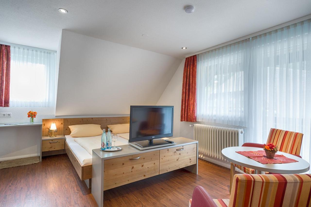 Hotel Zum Loewen - Unteres Wirtshaus Titisee-Neustadt Kültér fotó
