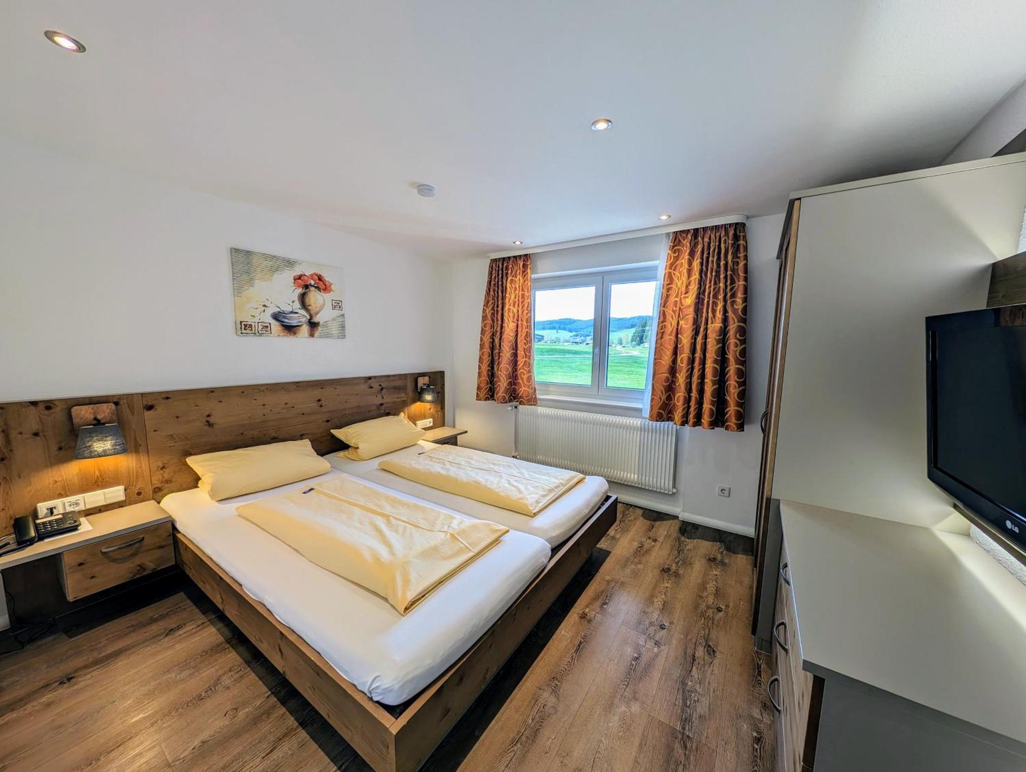 Hotel Zum Loewen - Unteres Wirtshaus Titisee-Neustadt Kültér fotó