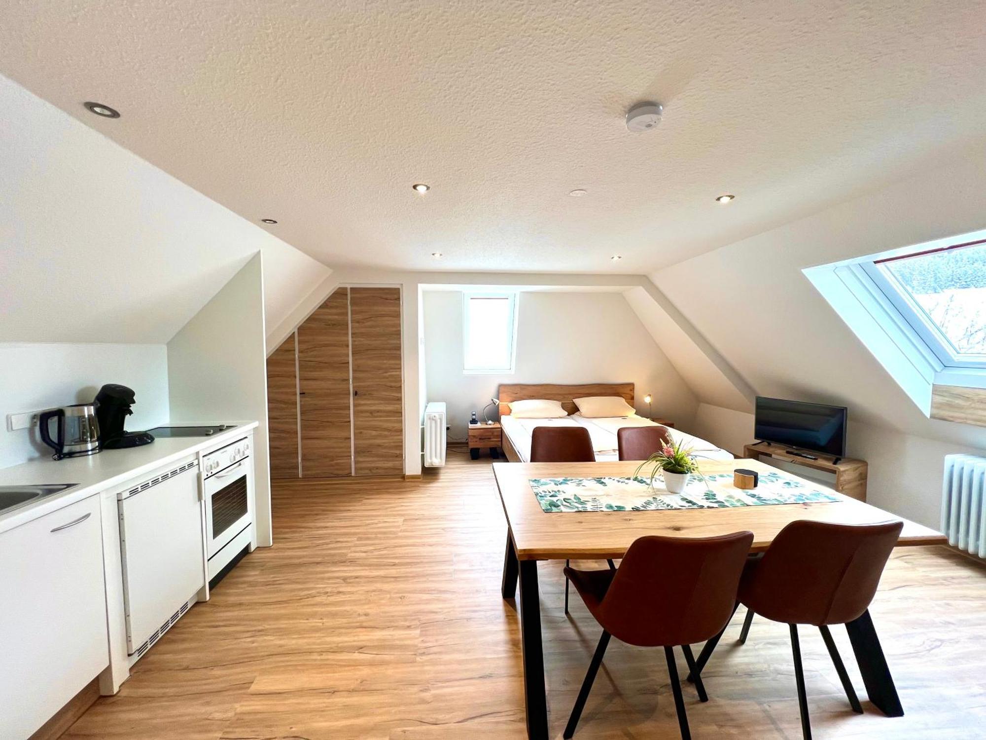 Hotel Zum Loewen - Unteres Wirtshaus Titisee-Neustadt Kültér fotó