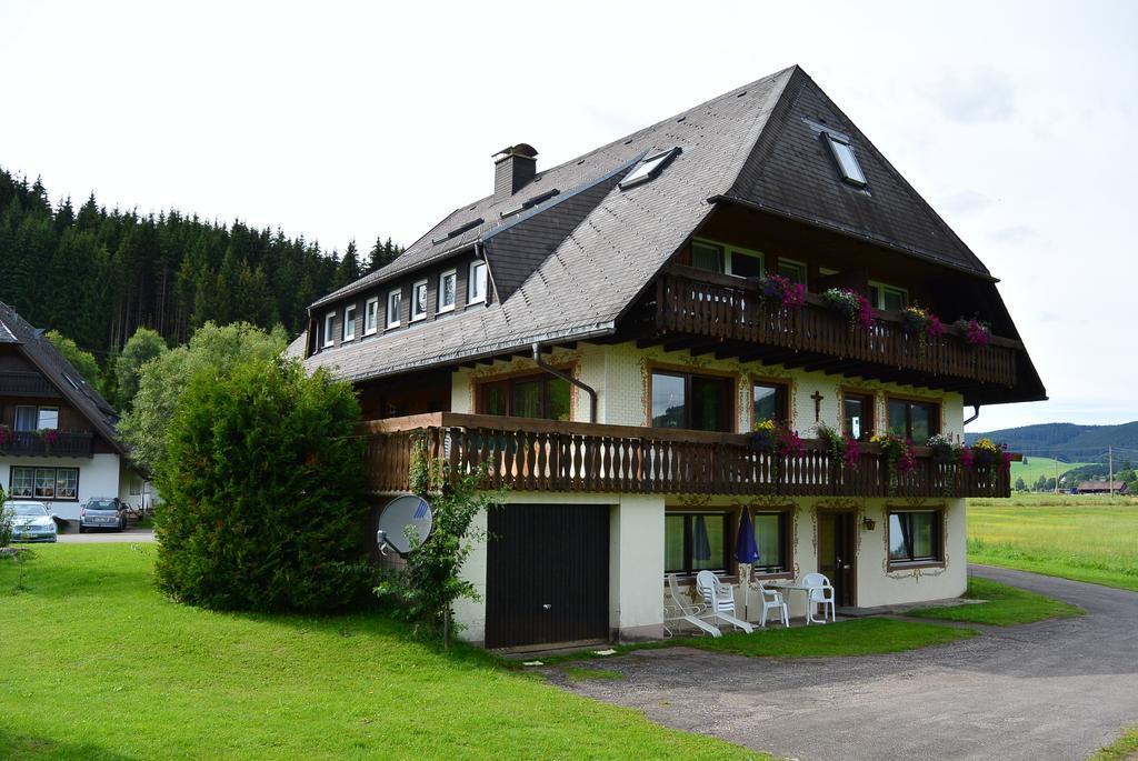 Hotel Zum Loewen - Unteres Wirtshaus Titisee-Neustadt Kültér fotó