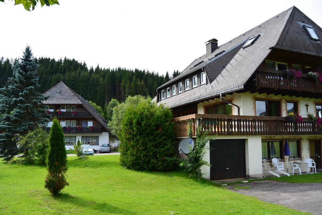 Hotel Zum Loewen - Unteres Wirtshaus Titisee-Neustadt Kültér fotó