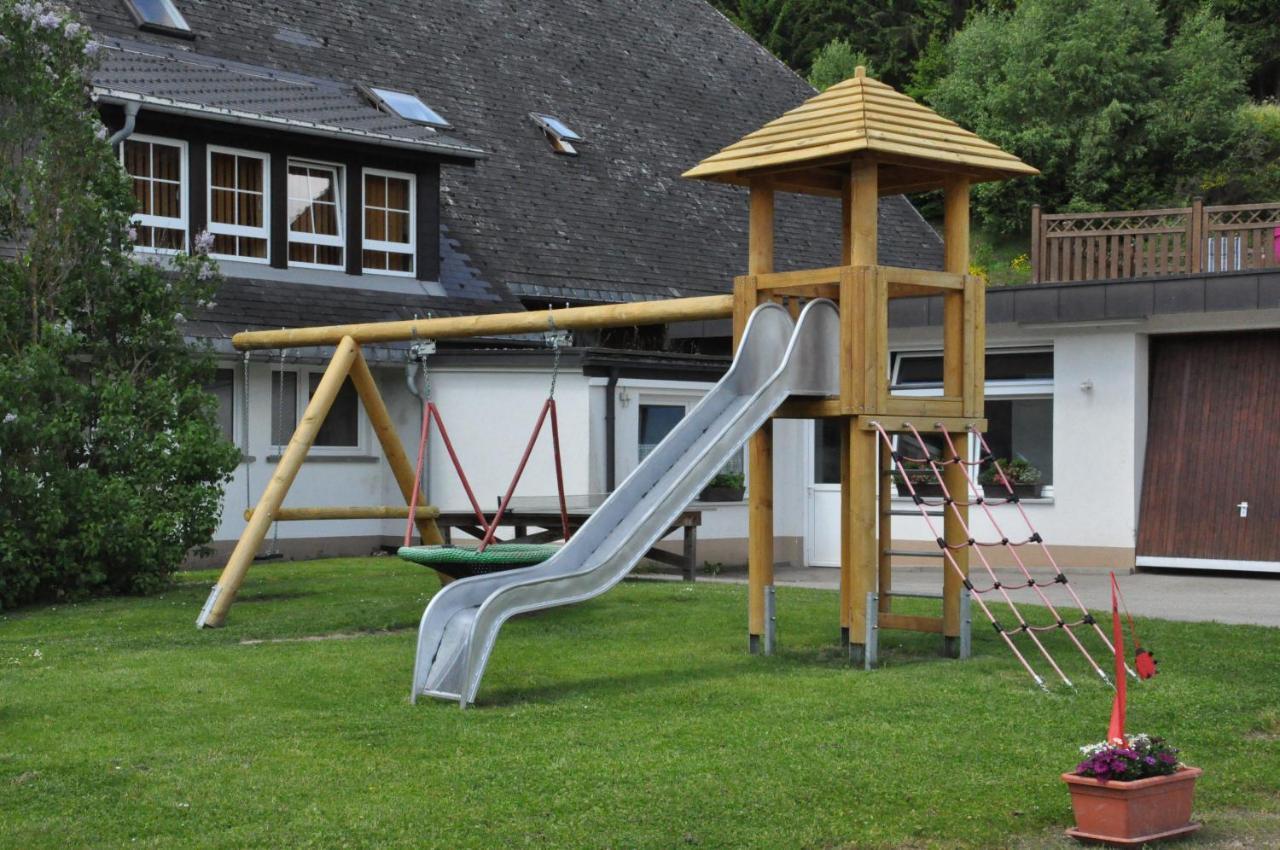 Hotel Zum Loewen - Unteres Wirtshaus Titisee-Neustadt Kültér fotó